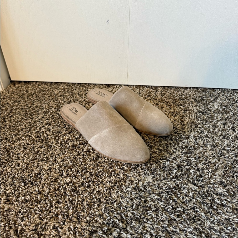 TOMS Women's Slip-On flats